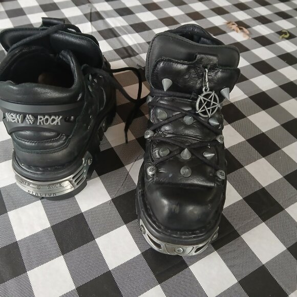 New Rock Black Leather Spiked Ankle Boots-110-S Euro size 40 US / 9.5 Womens US - Picture 6 of 14